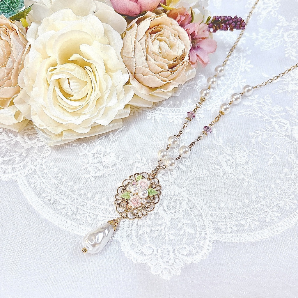 Roseraie de Poudre ミニローズネックレス