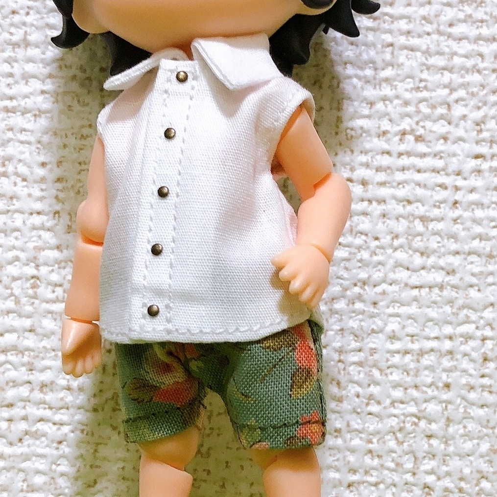 ノースリーブシャツ