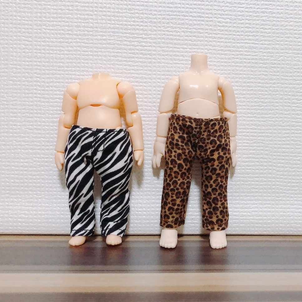 アニマルスキンパンツ