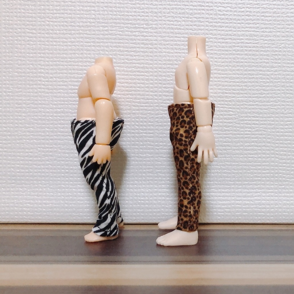 アニマルスキンパンツ