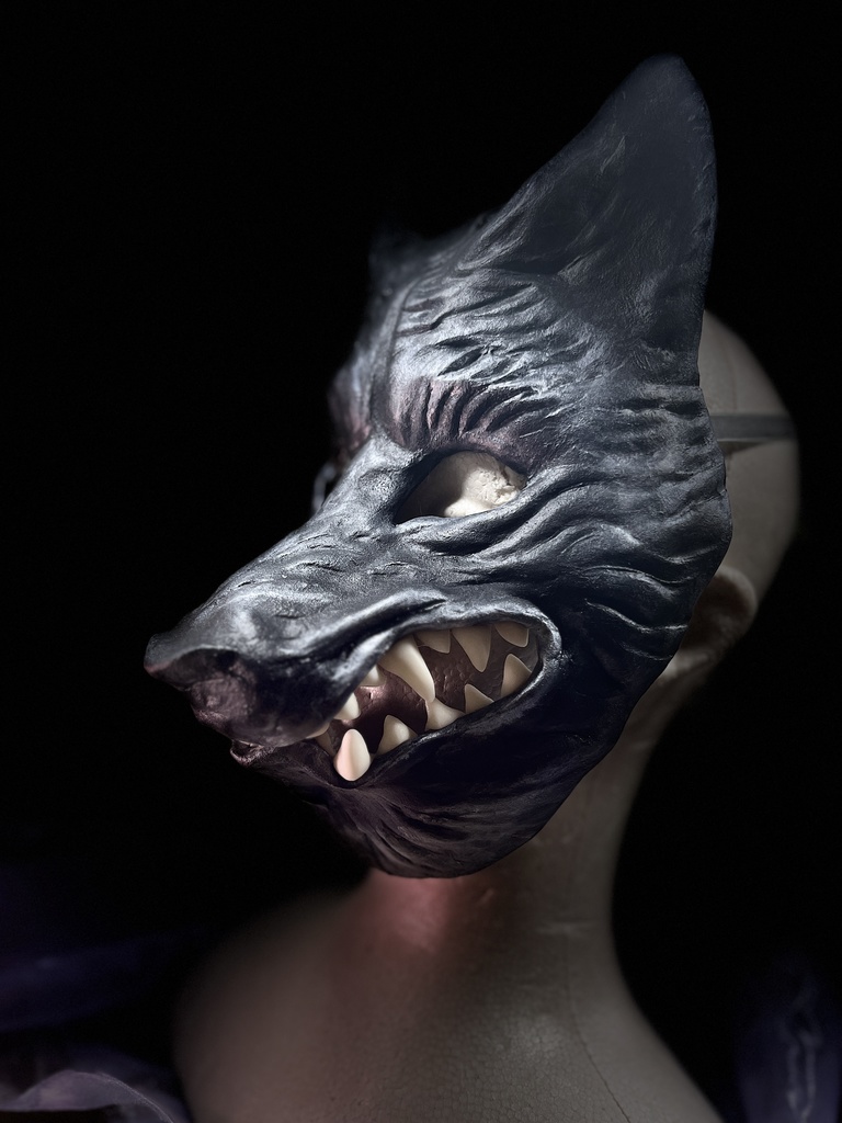 狼面・黒銀
