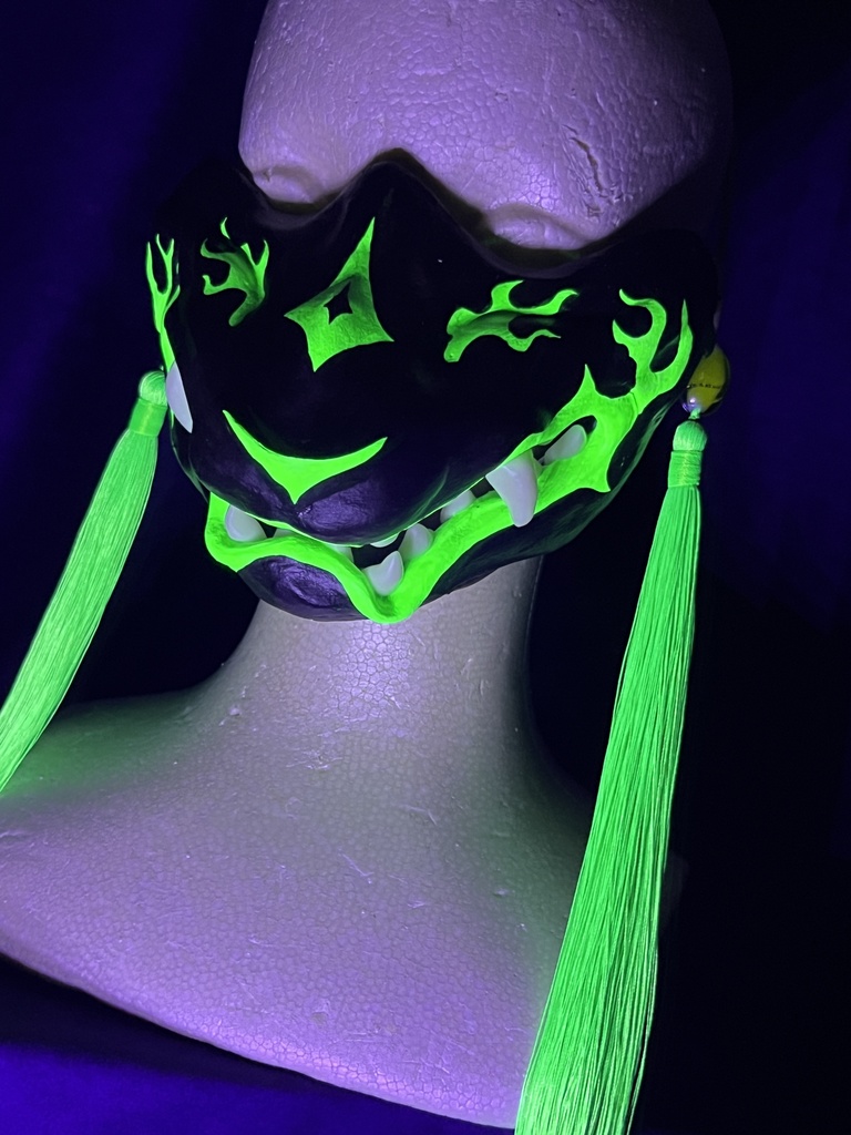 黒狗ノ口面・碧炎