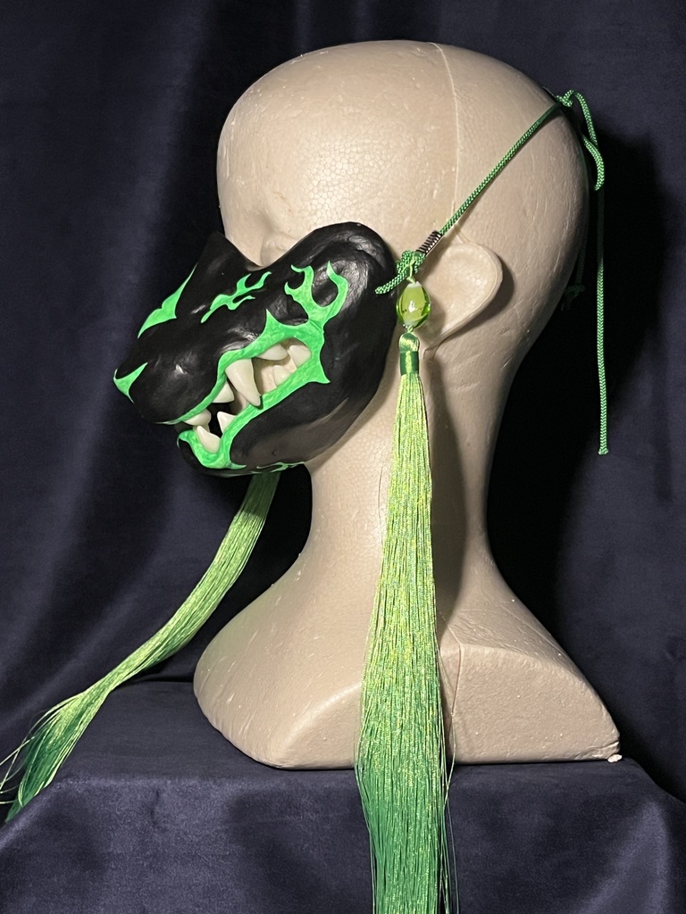 黒狗ノ口面・碧炎