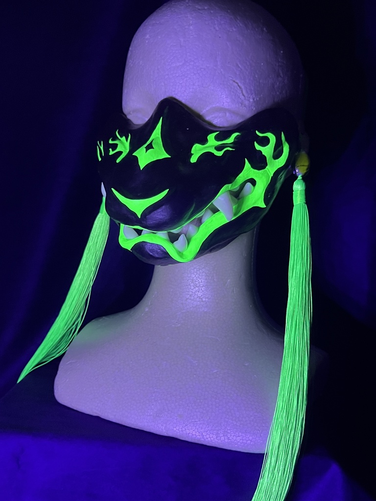 黒狗ノ口面・碧炎