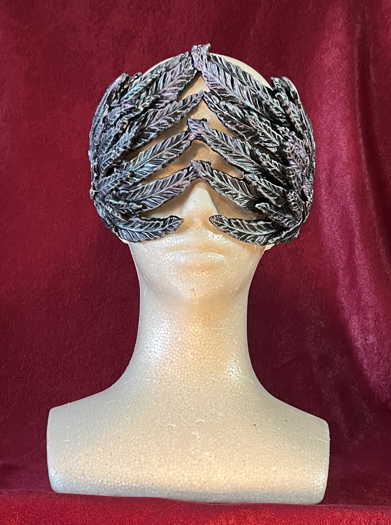 羽根面(モデル・ハルピュイア)黒鴉