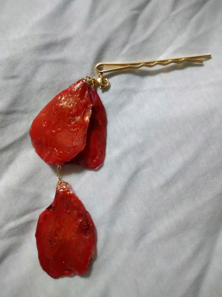 山茶花のヘアアクセサリー