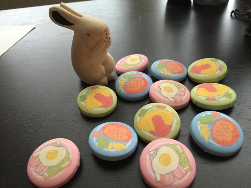 三色ごはん - バッジ