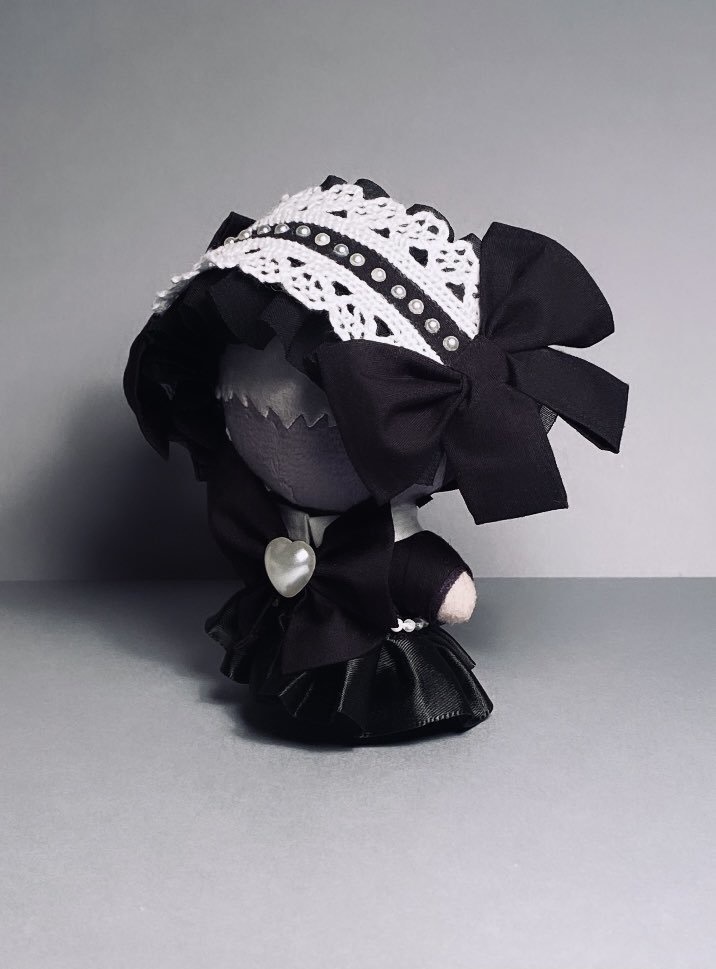 Gothic frill headdress