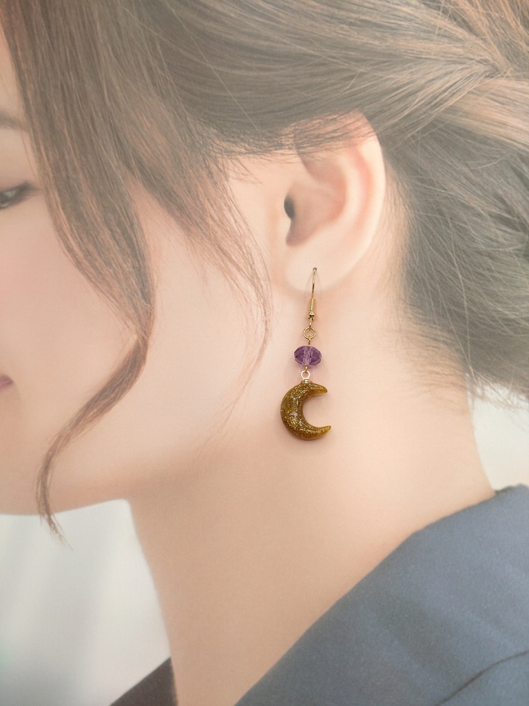 ねこと月のピアス