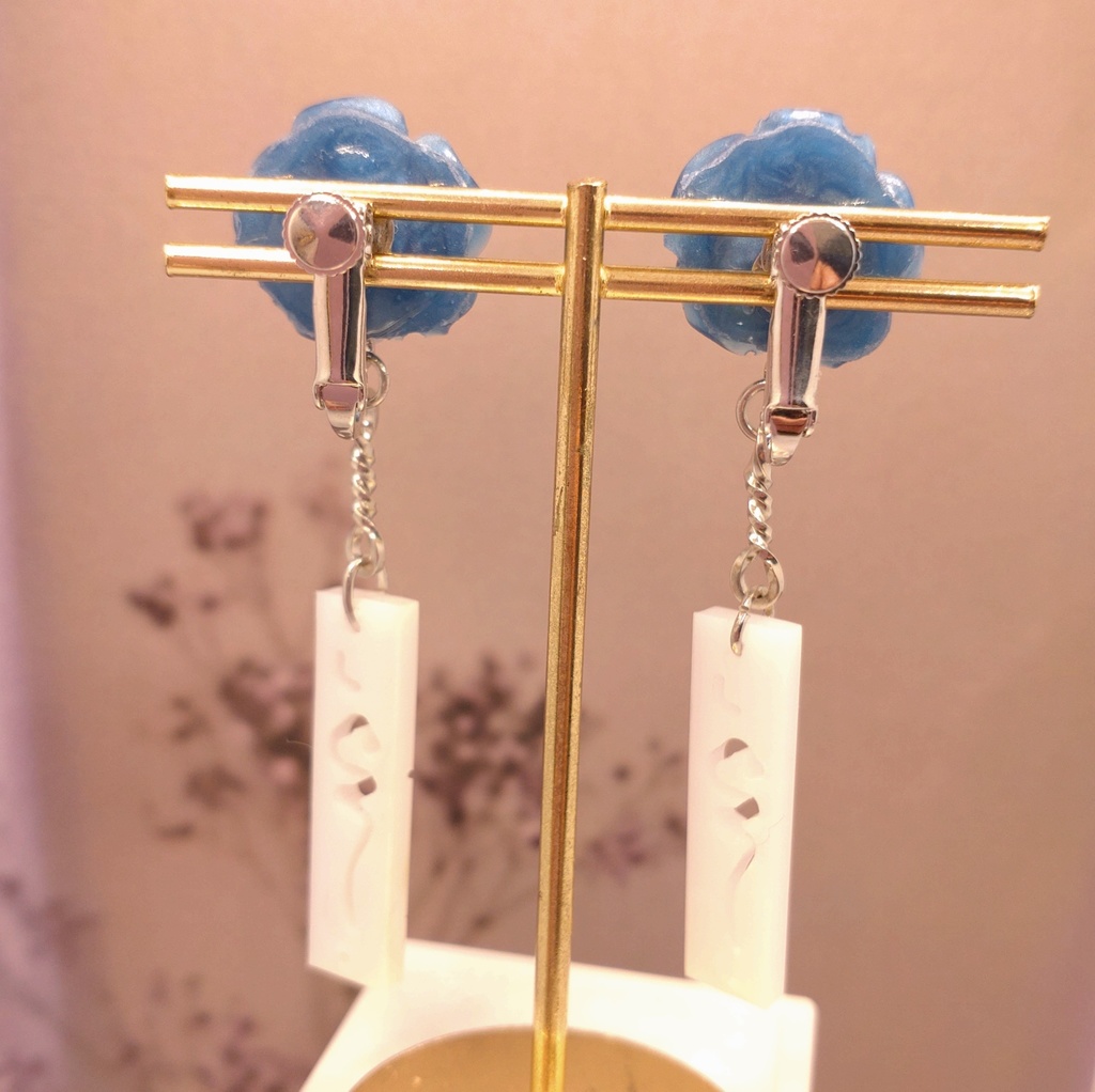 青薔薇の中華風ピアス・イヤリング