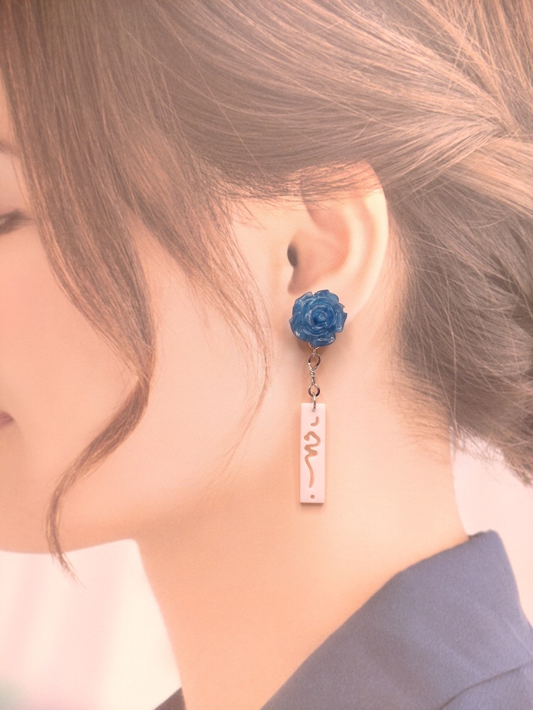 青薔薇の中華風ピアス・イヤリング