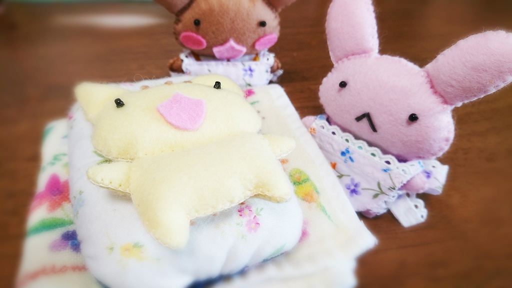 ぷねことかへるぬいぐるみ(フリフリ花柄エプロン付きv)