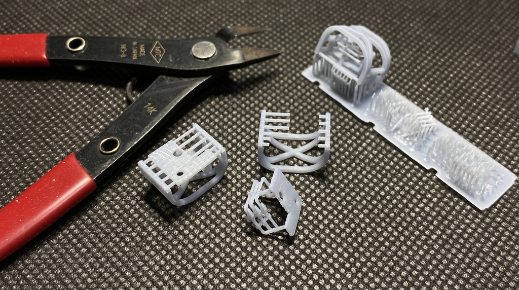 東武8000用車端空気管