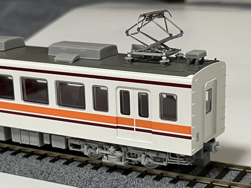 HO Tエボ東武6050用トイレタンク、車端配管パーツ