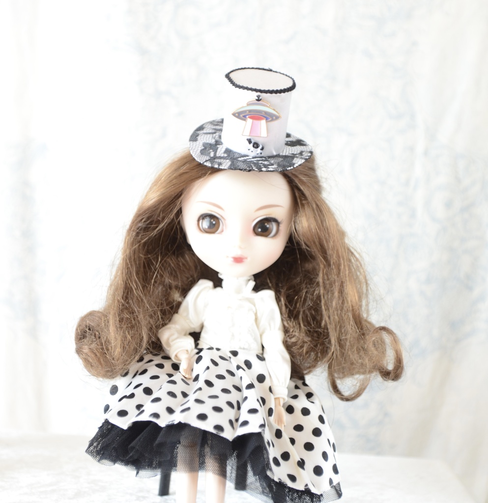 ミニハット(UFOにキャトルミューティレーションされる牛)