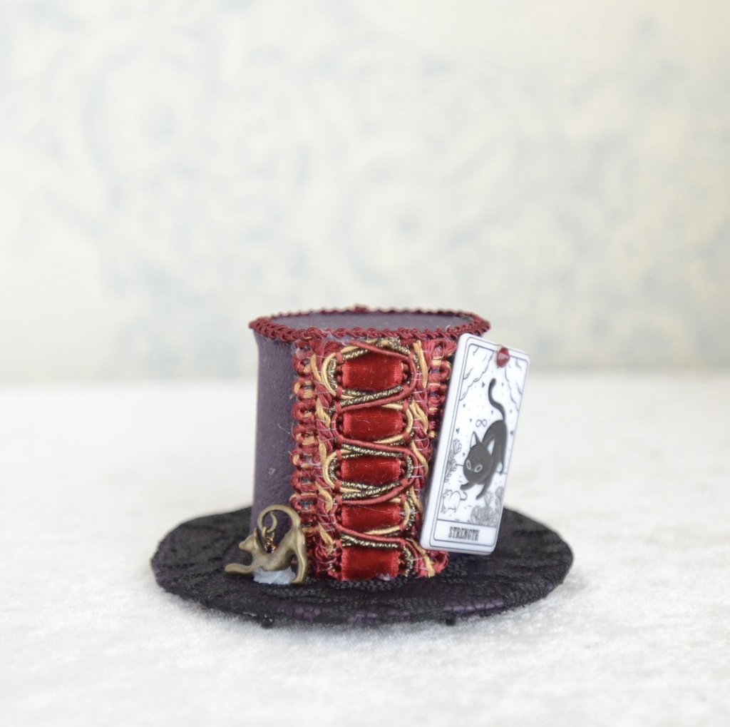 ミニハット（猫のタロットカード・力）