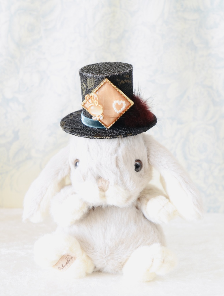 ミニハット(うさぎのキャッツアイ風チャーム・セクシー)