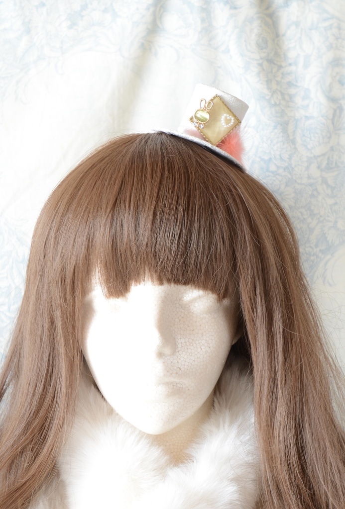 ミニハット(うさぎのキャッツアイ風チャーム・キュート)