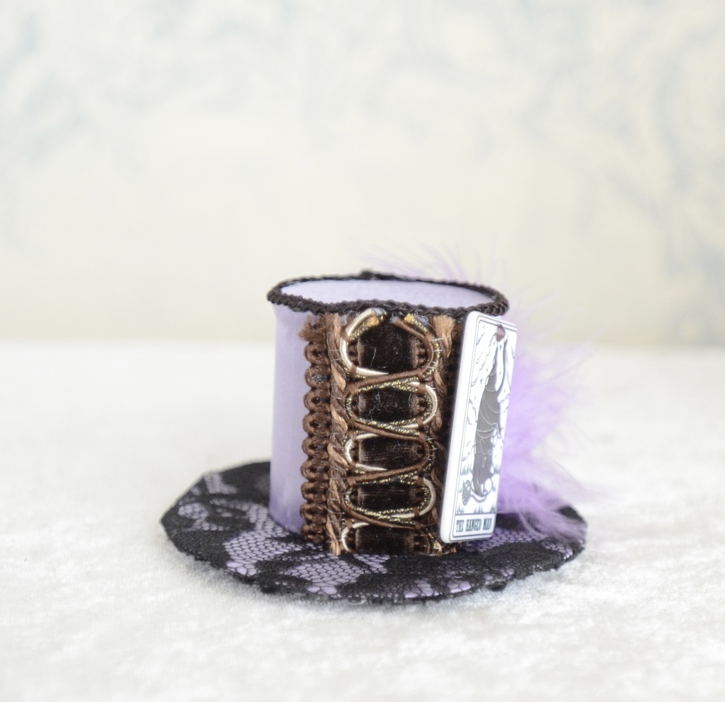 ミニハット（猫のタロットカード・吊るされた男）