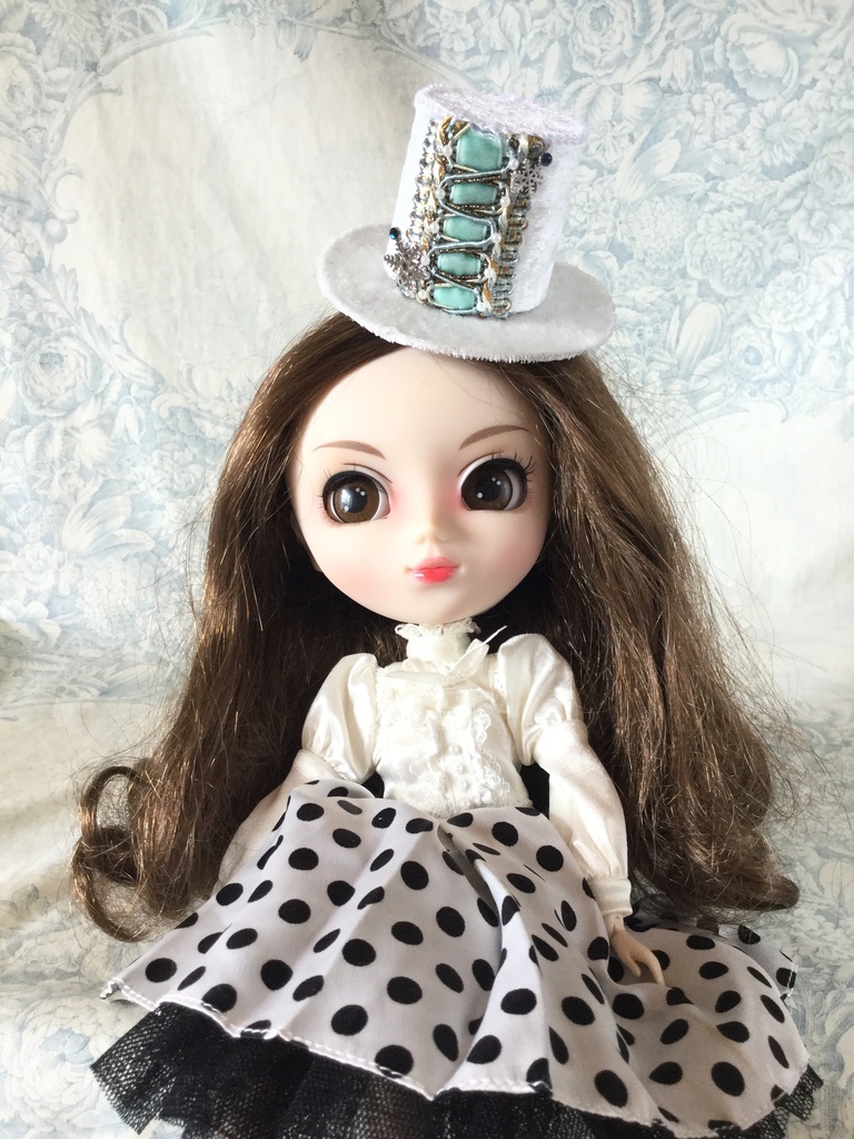 ミニハット(ドルマン風スノー・ホワイト)