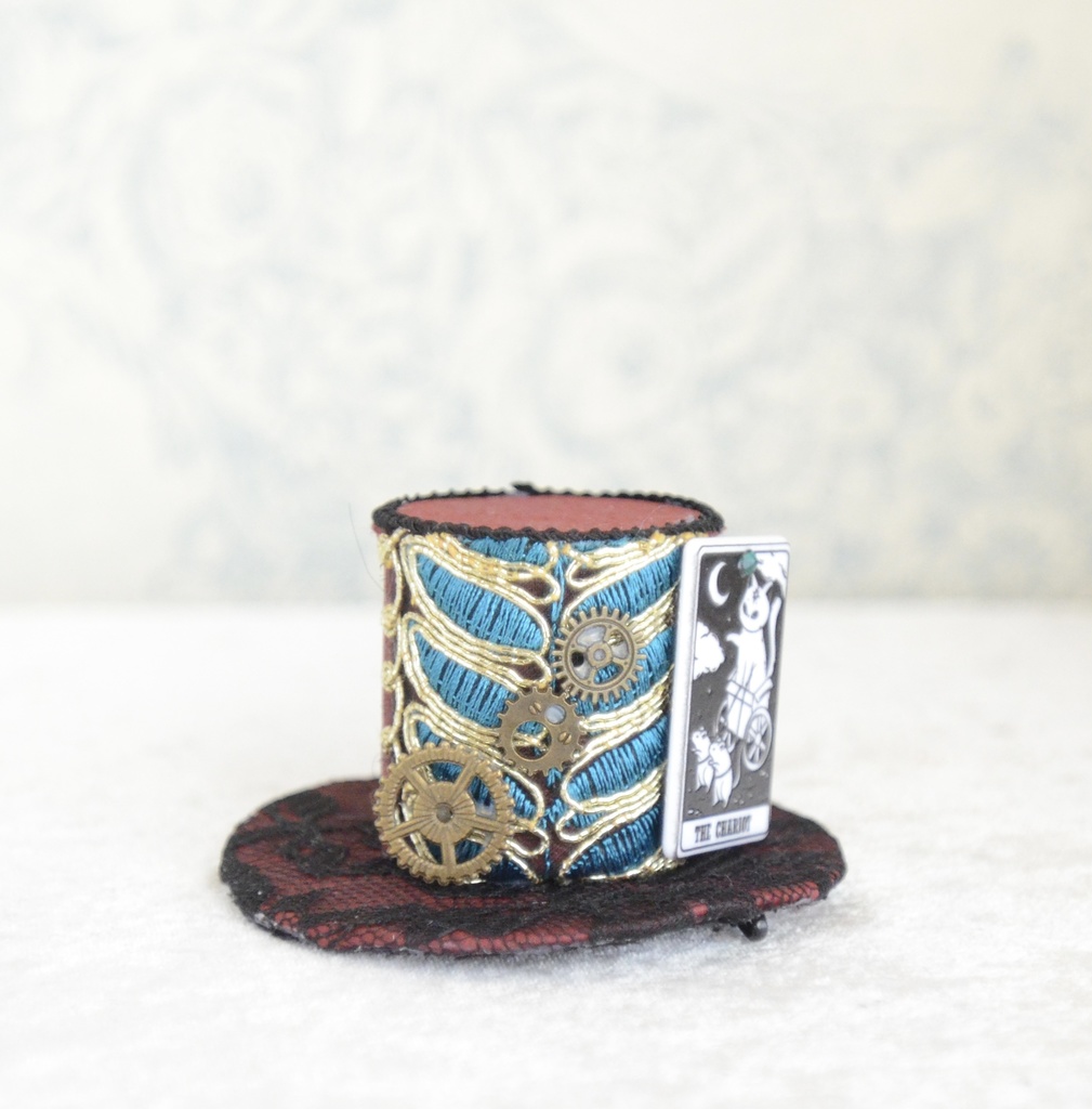 ミニハット（猫のタロットカード・戦車）