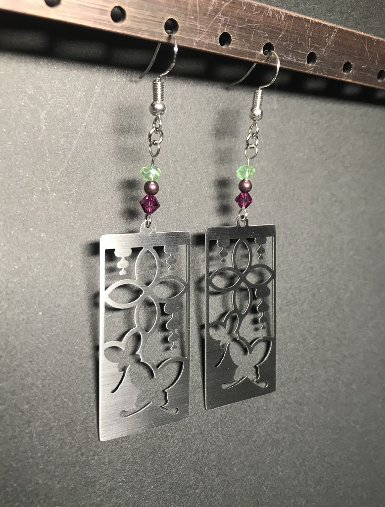 【胡蝶 しのぶ】イメージピアスorイヤリング ポストカード付き!