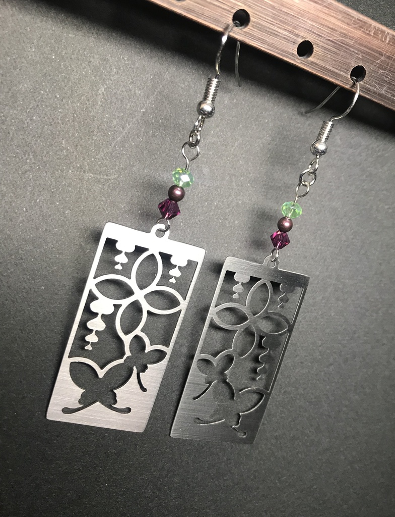 【胡蝶 しのぶ】イメージピアスorイヤリング ポストカード付き!