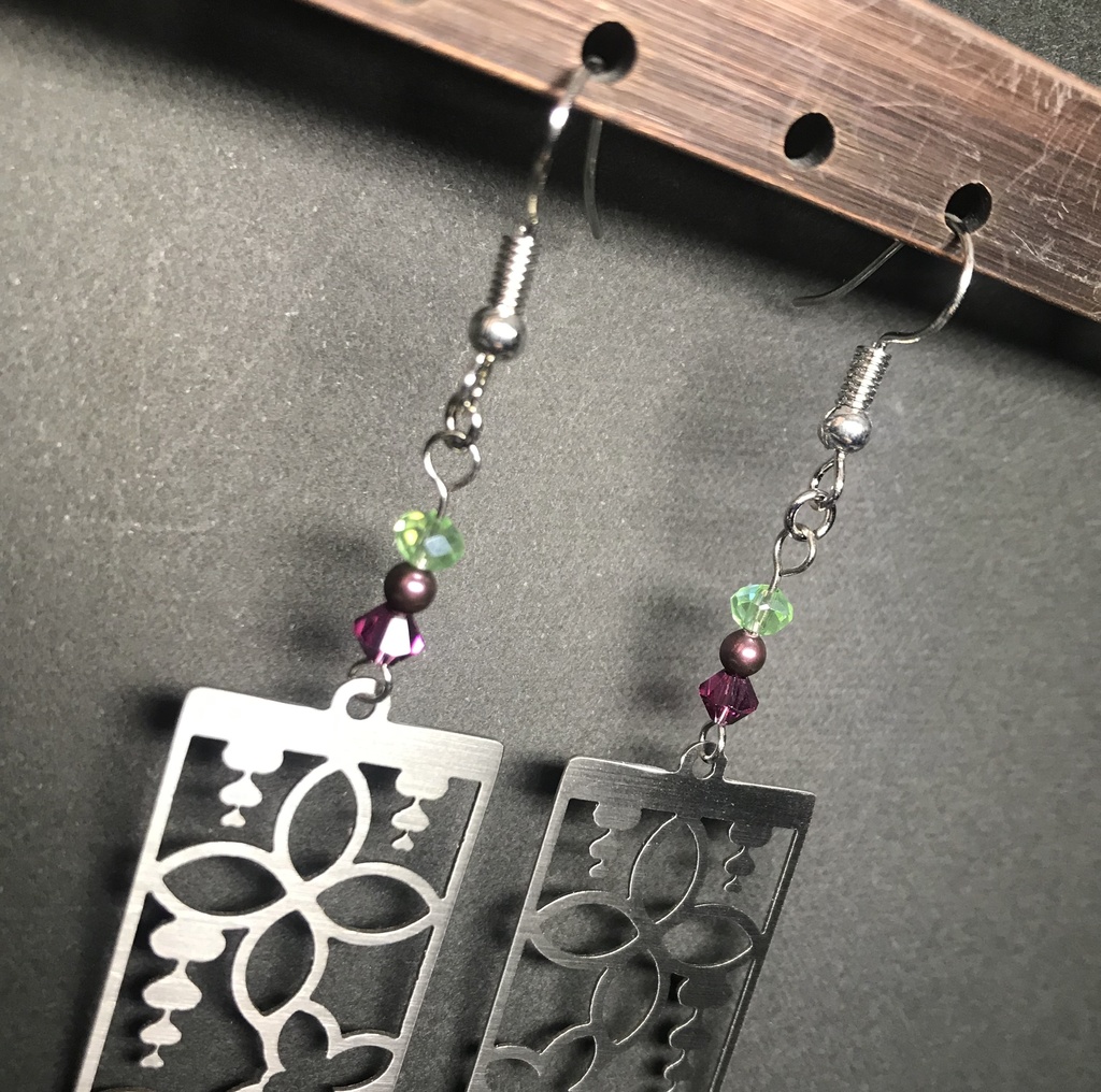 【胡蝶 しのぶ】イメージピアスorイヤリング ポストカード付き!