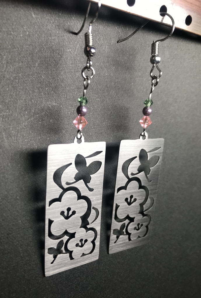 【栗花落 カナヲ】イメージピアスorイヤリング ポストカード付き!