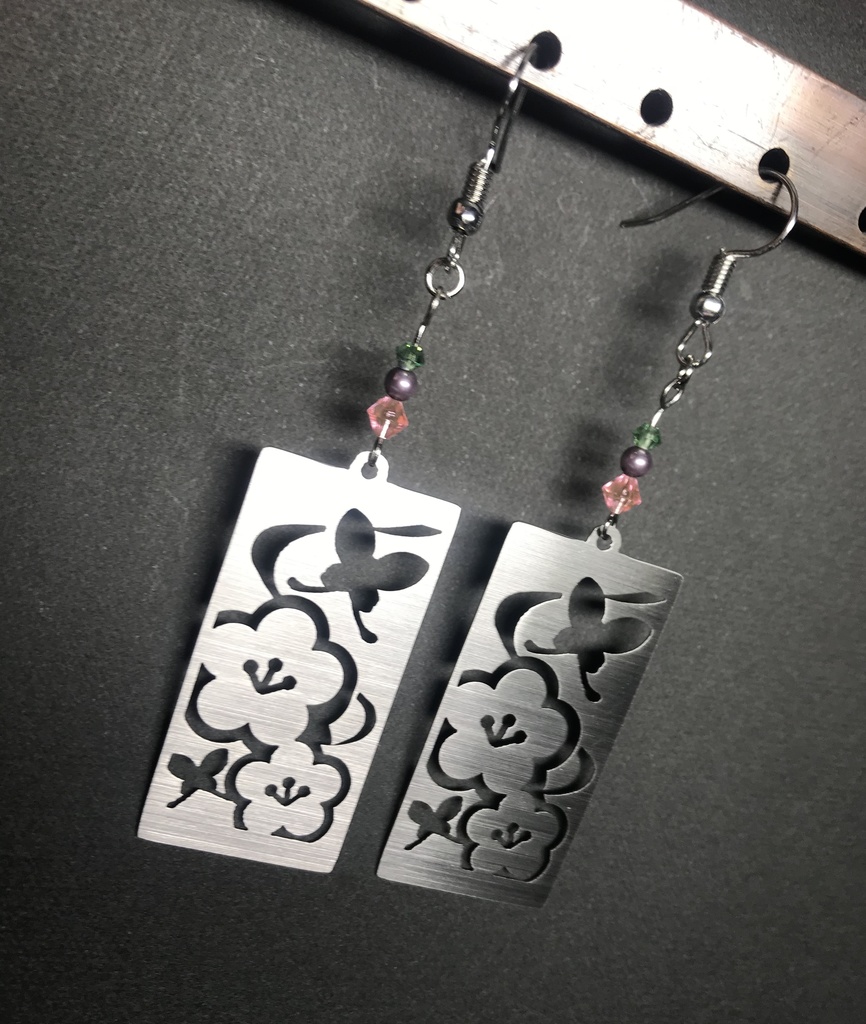 【栗花落 カナヲ】イメージピアスorイヤリング ポストカード付き!