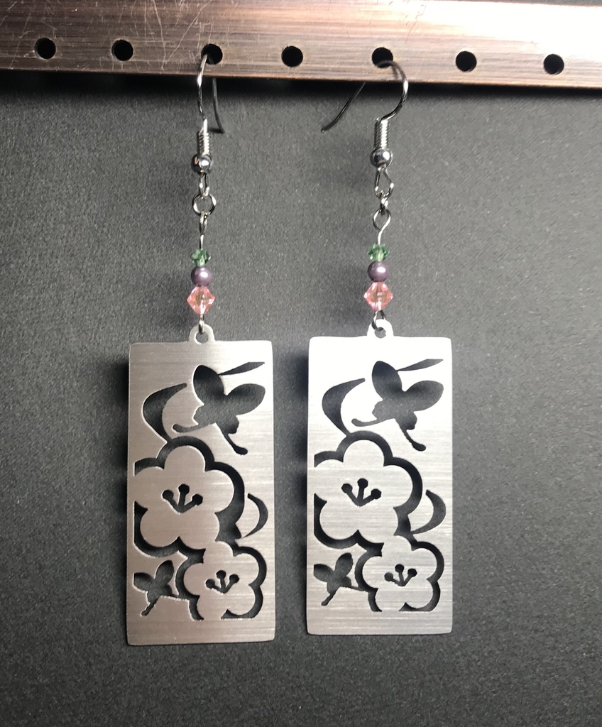 【栗花落 カナヲ】イメージピアスorイヤリング ポストカード付き!