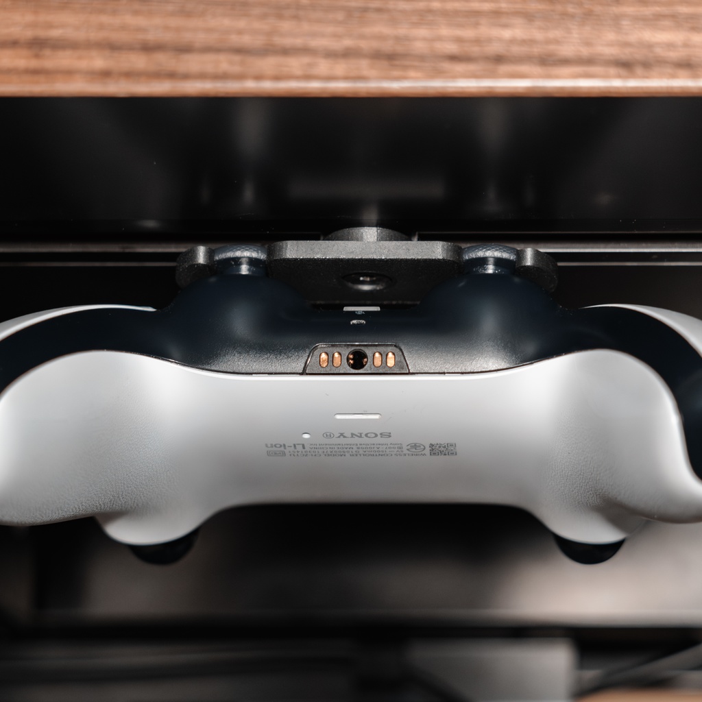 Mount for Dual Sense / Dual Shock 4