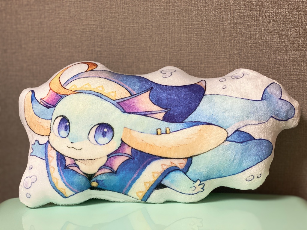 ふわふわ泳ぐうろこクッション