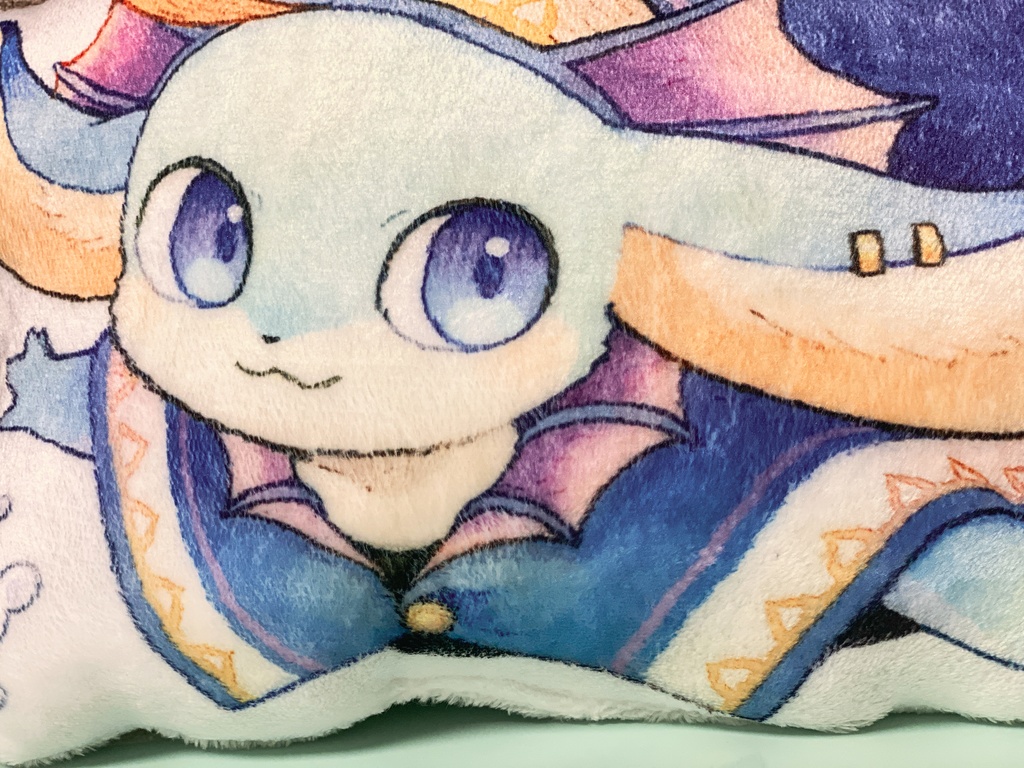 ふわふわ泳ぐうろこクッション