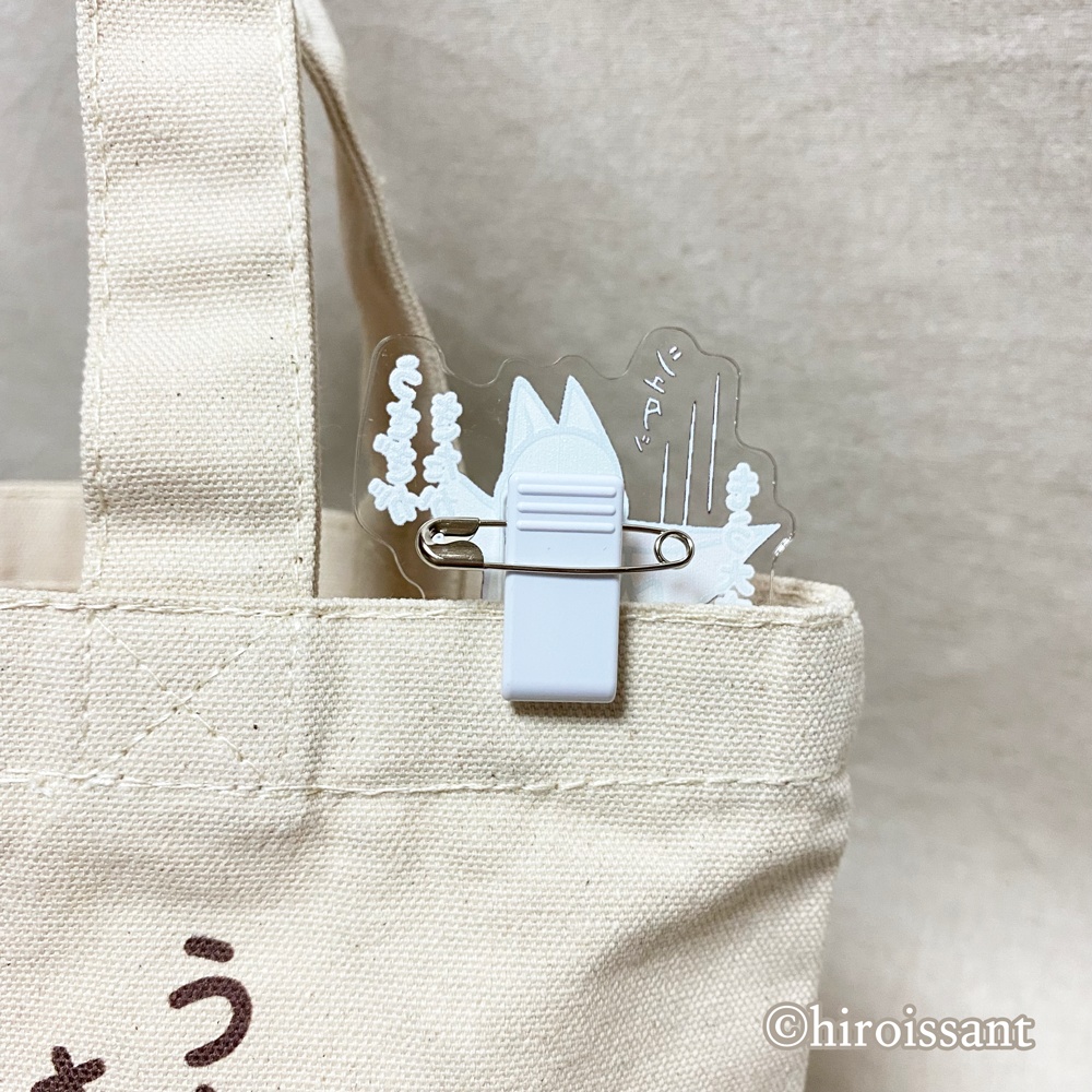 アクリルクリップバッジ(うさちゃんマン)