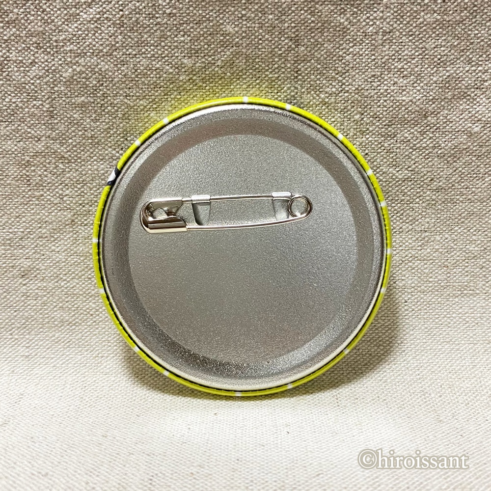 ドヤ尻キラキラ57mm缶バッジ