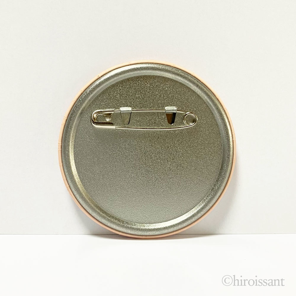 うさぎ、野生にかえる57mm缶バッジ