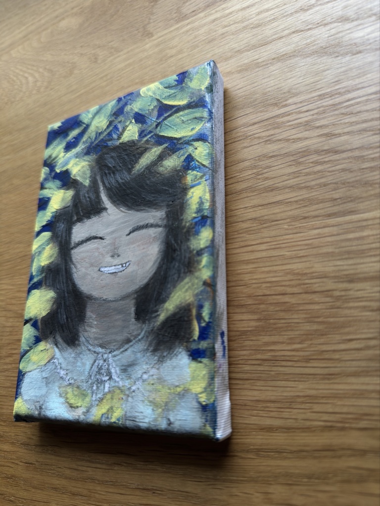 《はにかみ》“She smiled shyly”