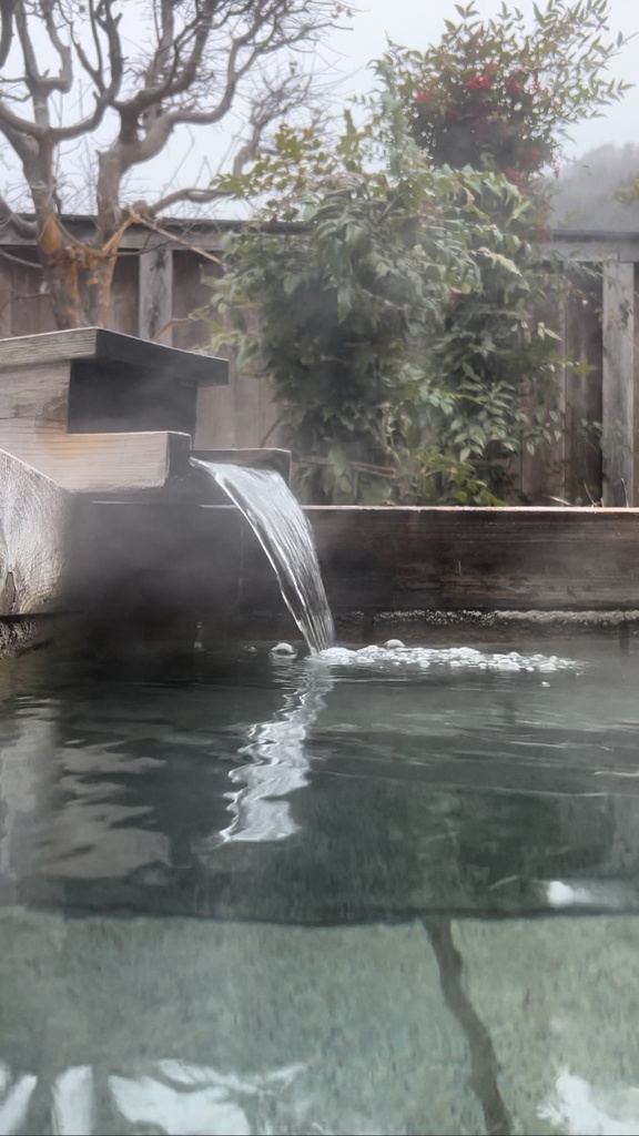 【温泉の自然音】岐阜県、新平湯温泉の饗家(きょうや)に流れる湯音①♨️