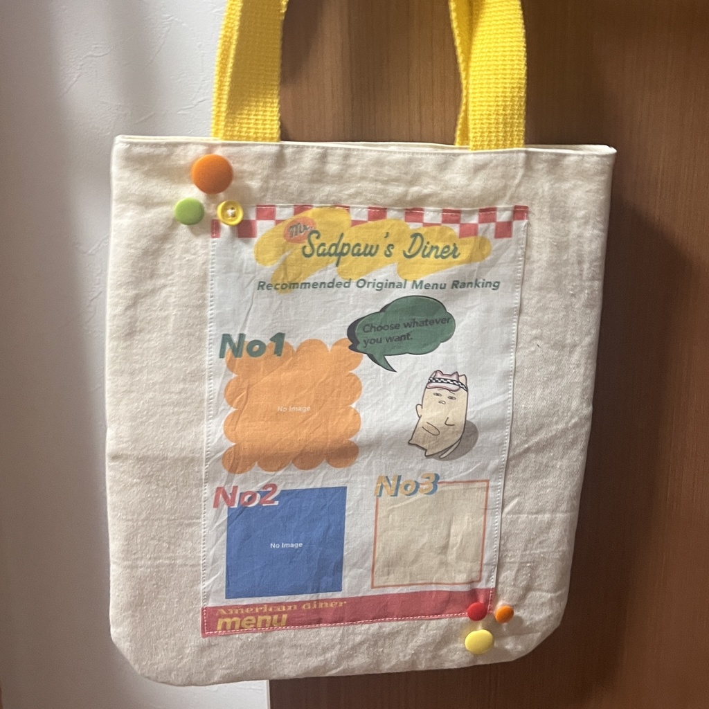 缶バッジがかざれるメニュー表付きレトロバッグ