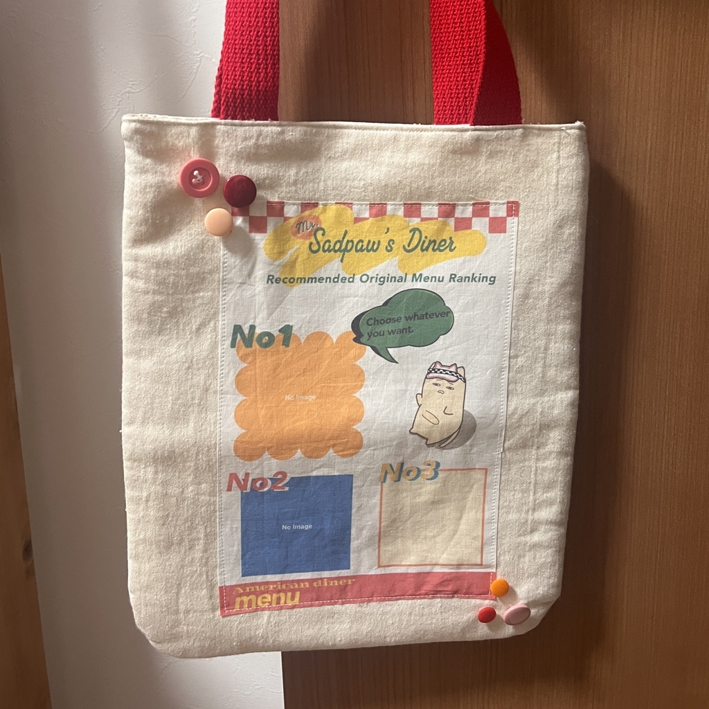 缶バッジがかざれるメニュー表付きレトロバッグ