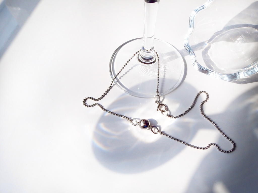 𝘣𝘶𝘣𝘣𝘭𝘦 (繊細)