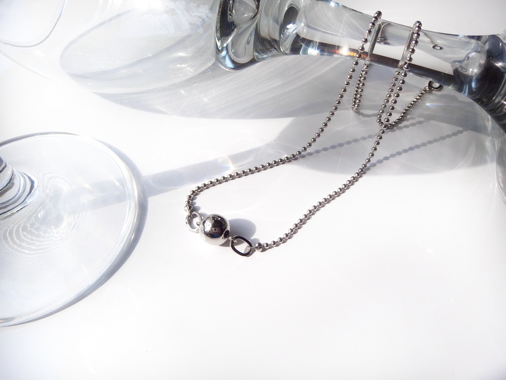 𝘣𝘶𝘣𝘣𝘭𝘦 (繊細)