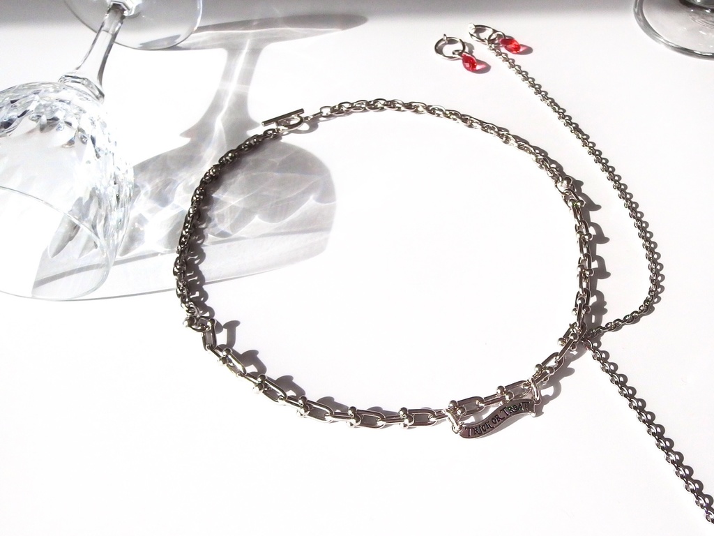 𝘵𝘳𝘪𝘤𝘬 𝘰𝘳 𝘵𝘳𝘦𝘢𝘵 (挑発)