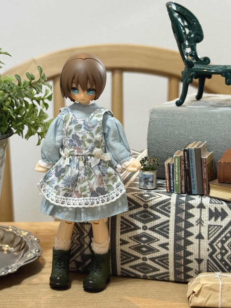 【宇宙うさ】エプロン付きワンピースBLUE