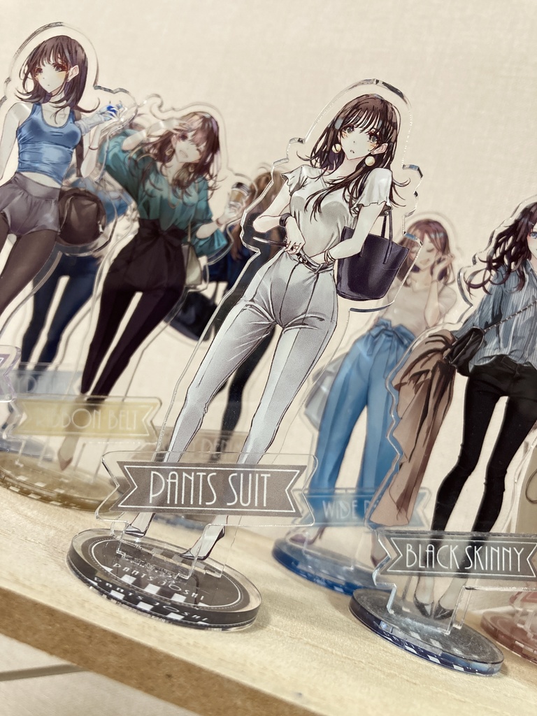 アクリルフィギュア