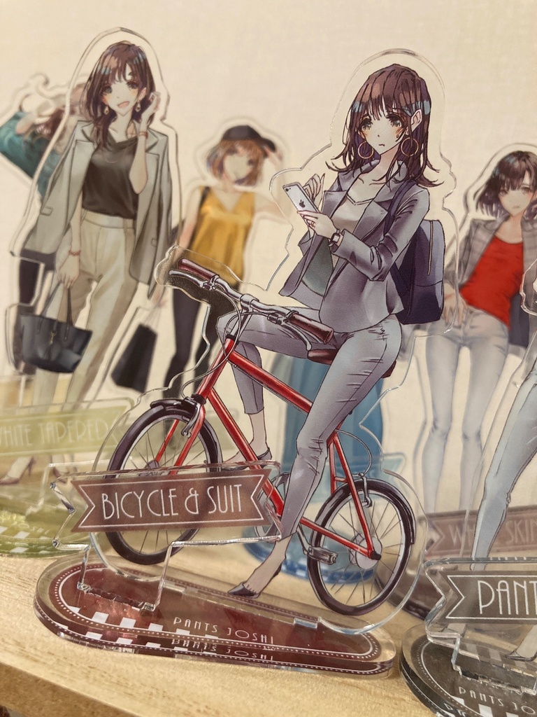 アクリルフィギュア