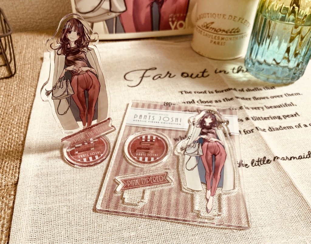 アクリルフィギュア