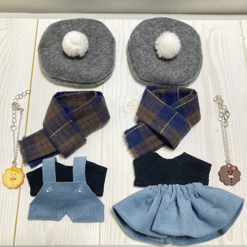 【新作】ポンポン付きベレー帽×マフラーコーデ 5点セット 10cm ぬいぐるみ服