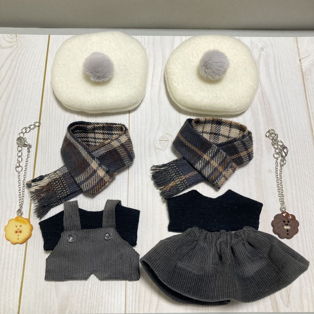 【新作】ポンポン付きベレー帽×マフラーコーデ 5点セット 10cm ぬいぐるみ服